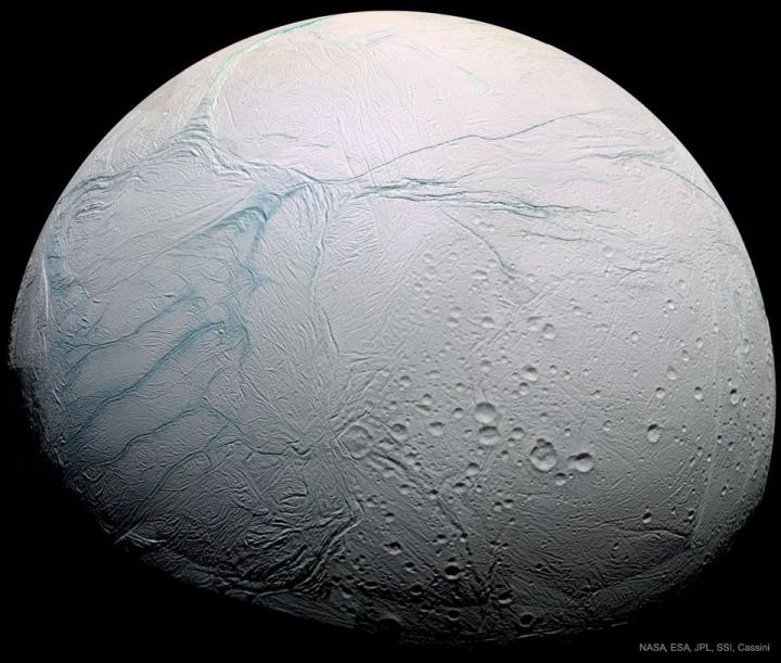 Wie der Eismond Enceladus zu seinen Tiger-Streifen kam